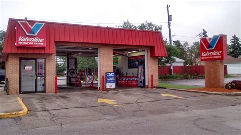 Valveline near me - Save time and money when you visit Valvoline Instant Oil Change℠ in Las Vegas, NV. Along with affordable pricing, you'll find oil change coupons on our website to help you save even more. For more service details, contact us online or call us at 800-327-8242. Find Valvoline Instant Oil Change℠ locations in Las Vegas, NV. 